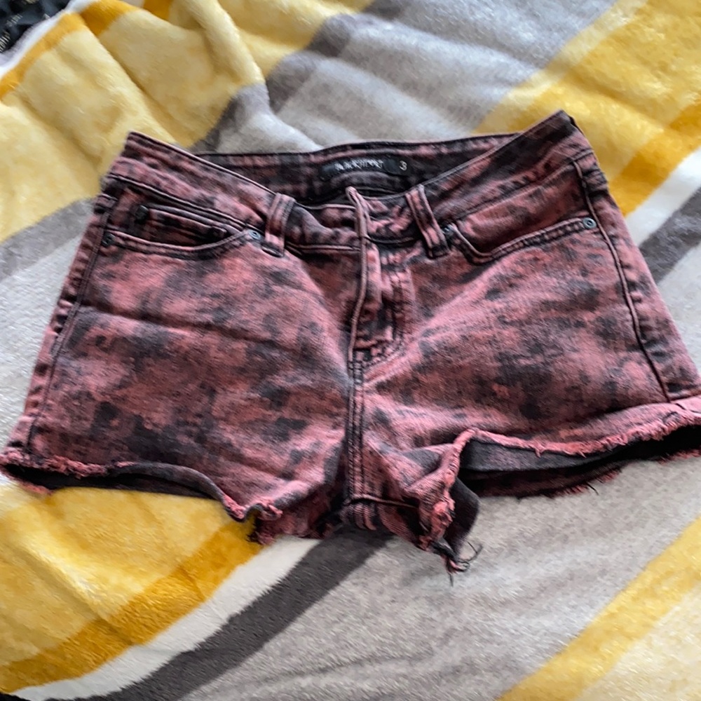 Hot topic shorts
